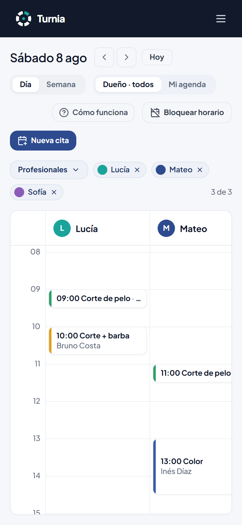 Calendario de Turnia con la agenda de tres profesionales del día